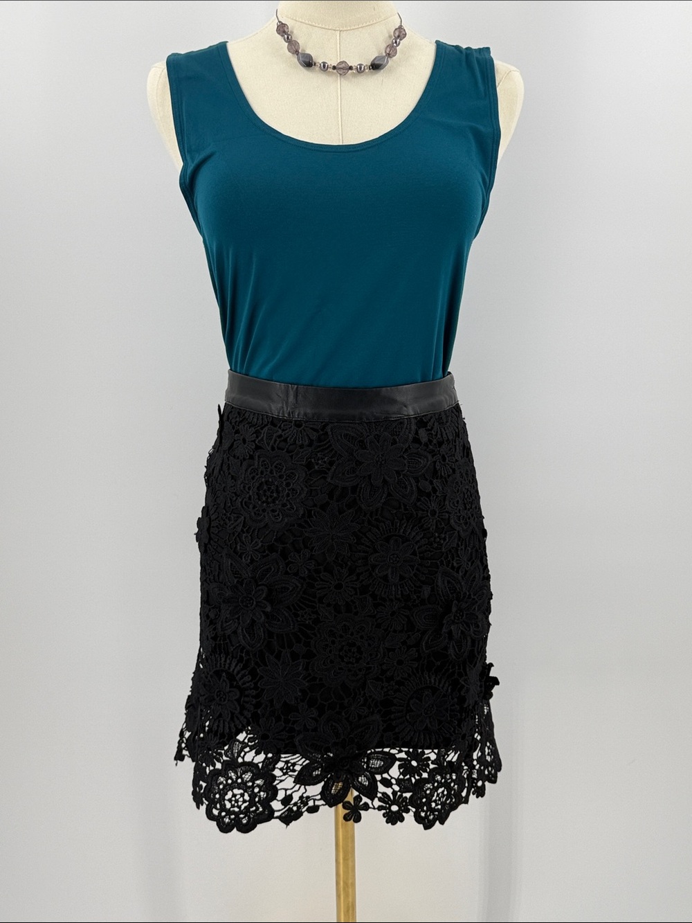Boho Black Floral Lace Pencil Skirt - Women's Classic
